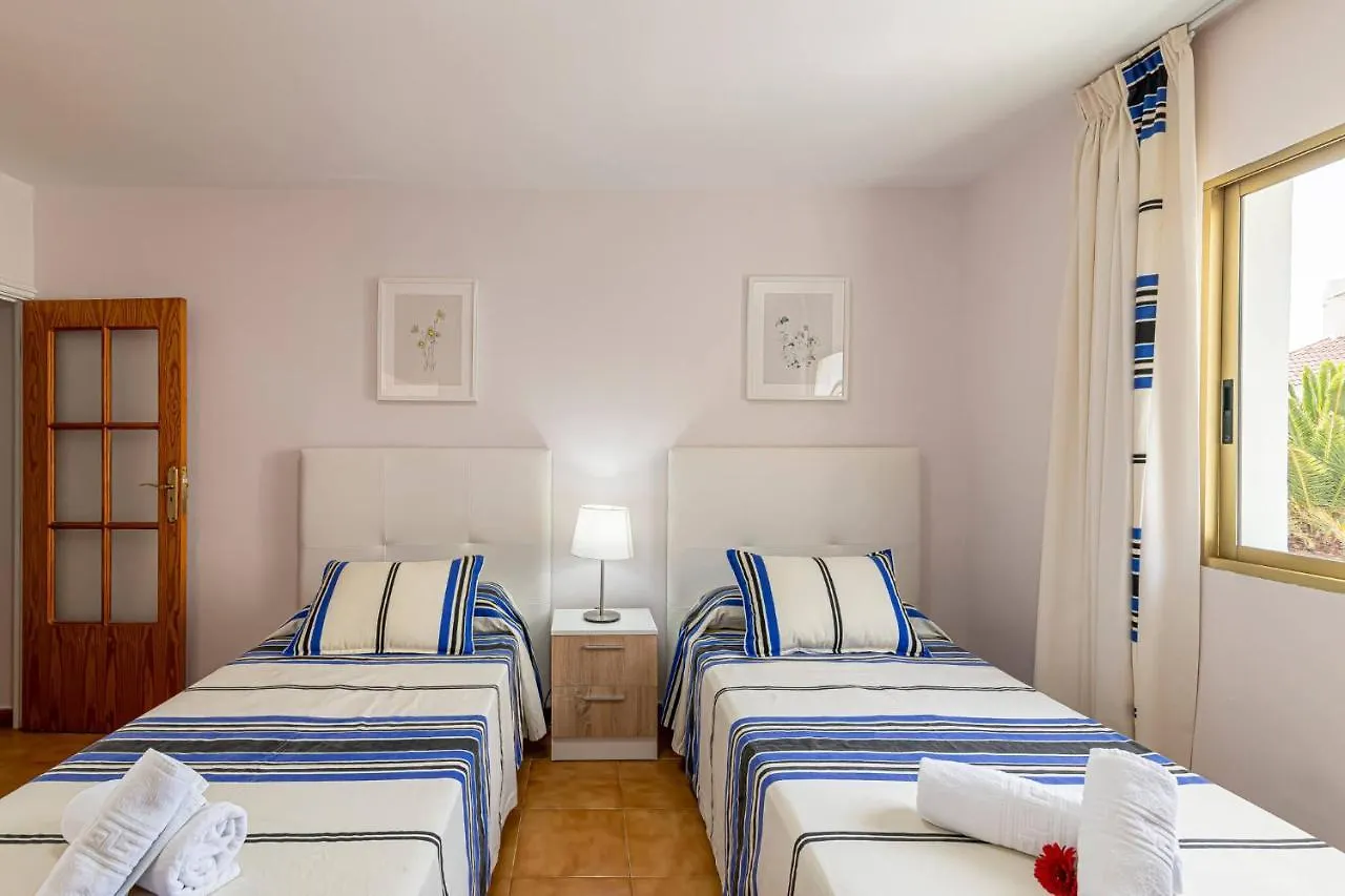 أرونا Apartamentos En El Centro De Los Cristianos شقة