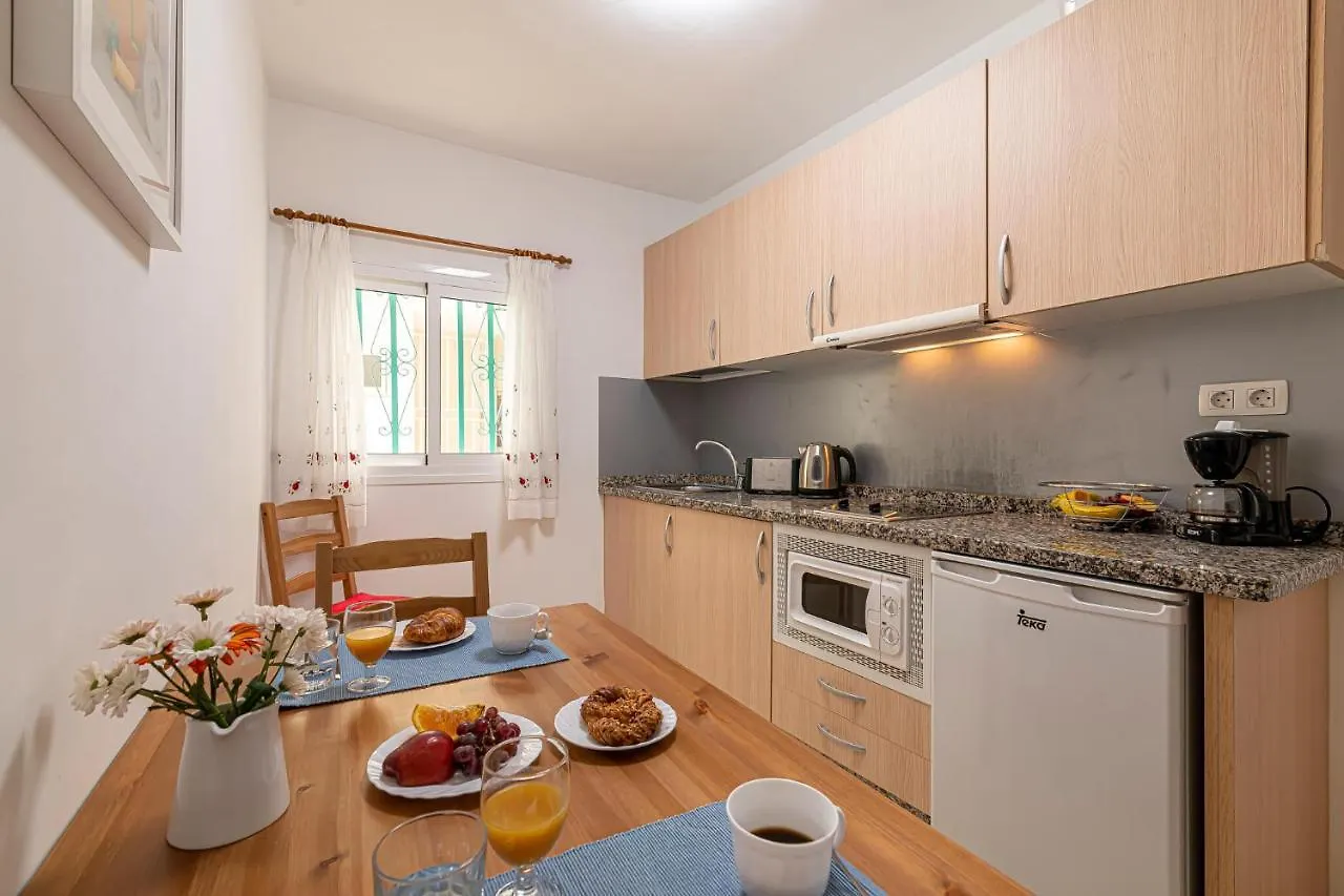 Apartamentos En El Centro De Los Cristianos Arona  Lägenhet