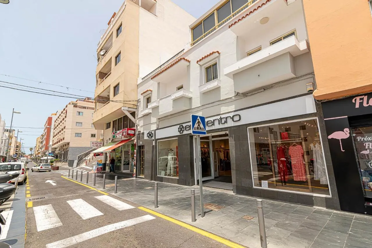 Apartamentos En El Centro De Los Cristianos Arona  Lägenhet