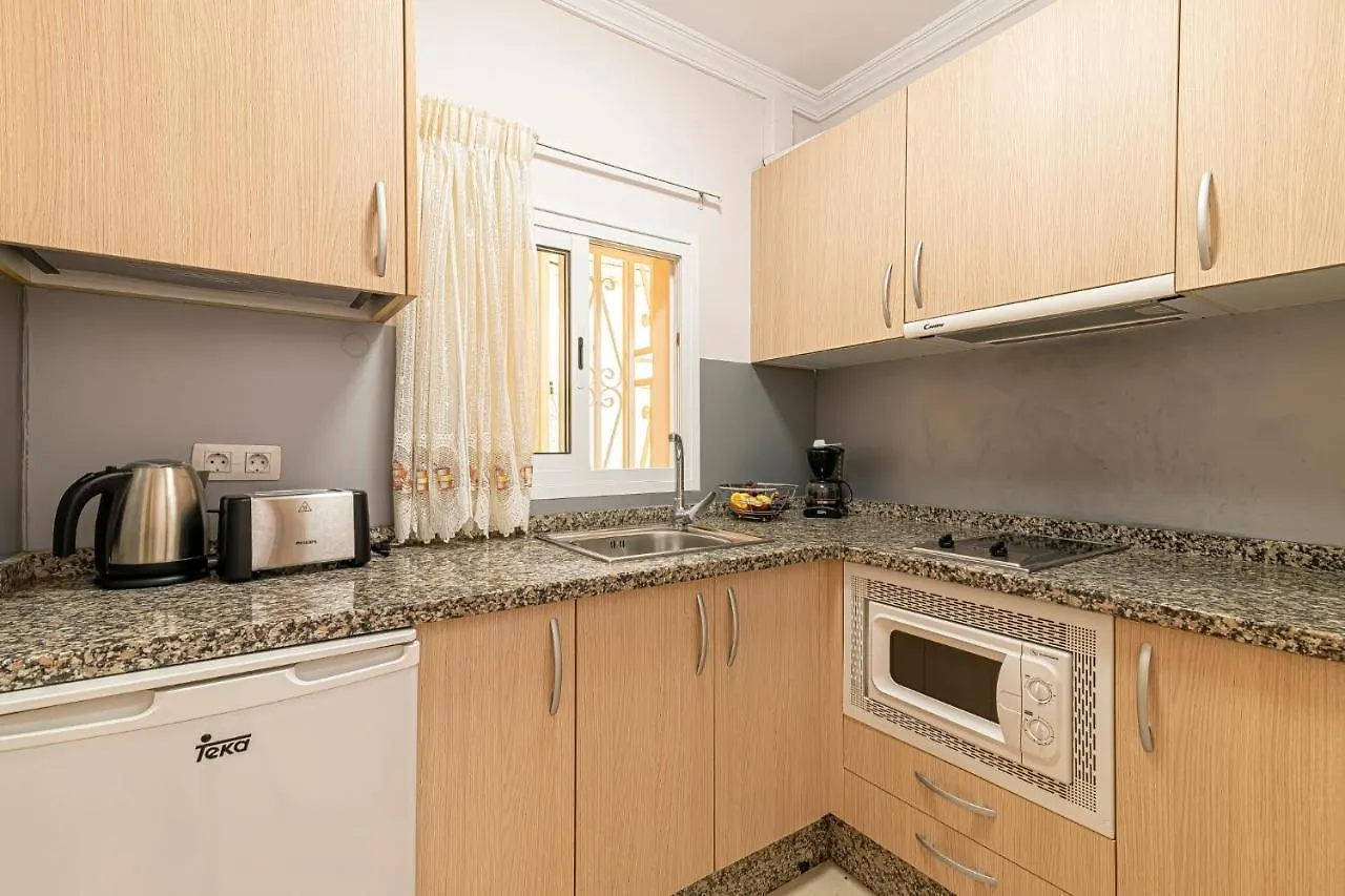 Apartamentos En El Centro De Los Cristianos Arona  0*, Arona (Tenerife)